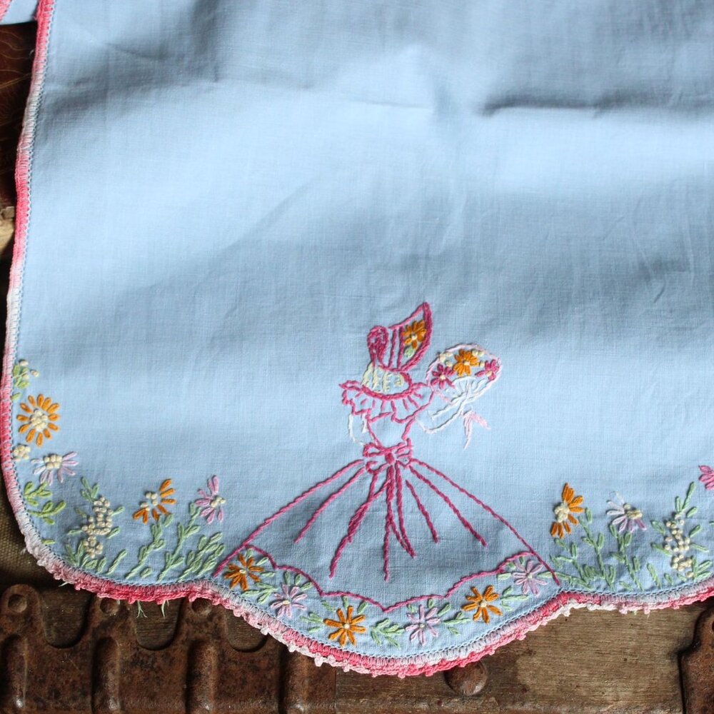 Vintage 1950s Table Runner, Blue Linen with Embroidered Woman and Flowers - Picture 4 of 10